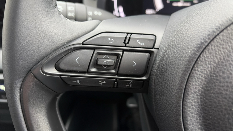 Toyota Yaris 1.5 Hybrid Design 5dr CVT Hybrid Hatchback